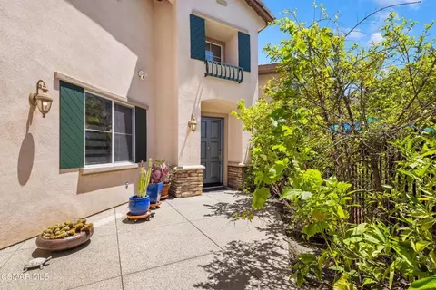 Exterior - 2805 Yurok Ct, Simi Valley, CA 93063 photo 3 of 10
