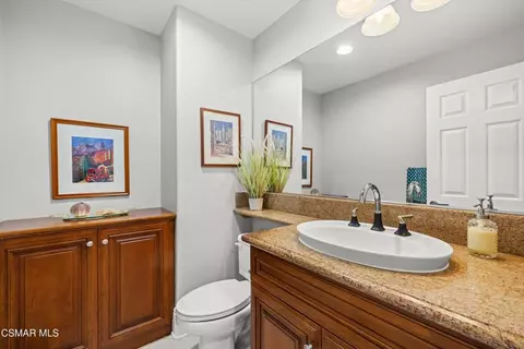 Bath - 2805 Yurok Ct, Simi Valley, CA 93063 photo 1 of 4