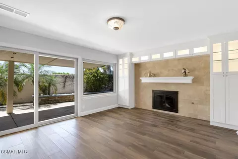 Living - 3374 Onyx Cir, Simi Valley, CA 93063 photo 6 of 8