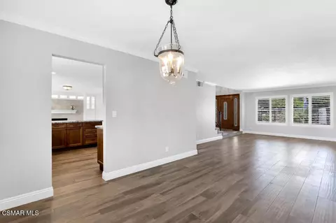 Living - 3374 Onyx Cir, Simi Valley, CA 93063 photo 3 of 8