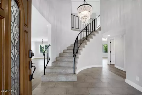 Entry Way - 3374 Onyx Cir, Simi Valley, CA 93063 photo 2 of 5