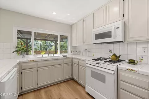 Kitchen - 5434 Indian Hills Dr, Simi Valley, CA 93063 photo 2 of 3