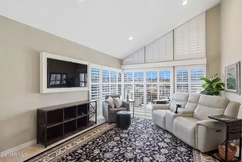 Living - 2141 Jamestown Way, Oxnard, CA 93035 photo 2 of 3