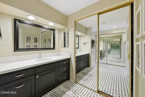 Bath - 2141 Jamestown Way, Oxnard, CA 93035 photo 2 of 3