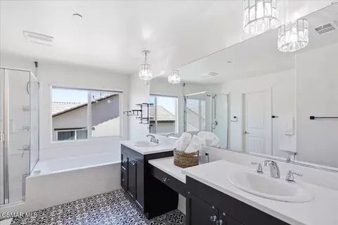 Bath - 26420 Plumcot Dr, Corona, CA 92883 photo 2 of 2