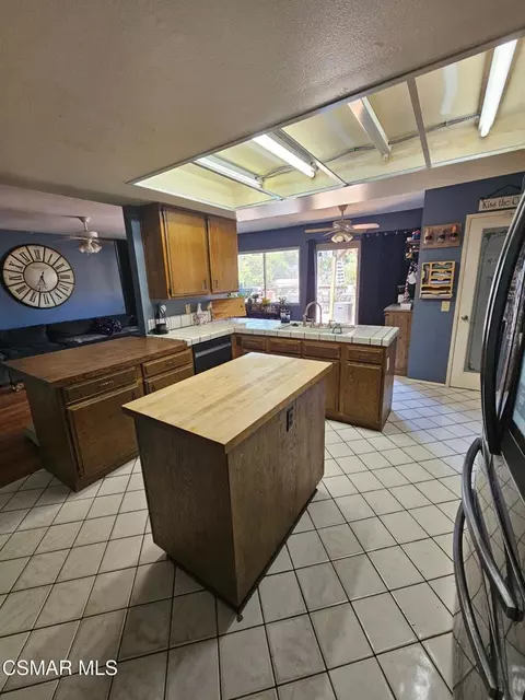 Kitchen - 1287 Nonchalant Dr, Simi Valley, CA 93065 photo 2 of 3