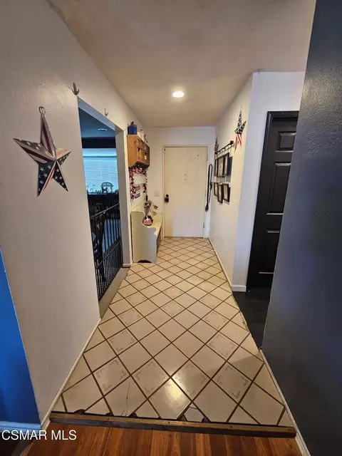 Entry Way - 1287 Nonchalant Dr, Simi Valley, CA 93065 photo 2 of 4