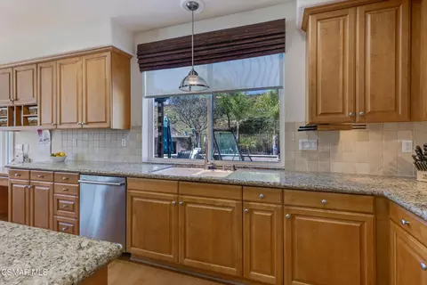 Kitchen - 5917 Evening Sky Dr, Simi Valley, CA 93063 photo 4 of 4