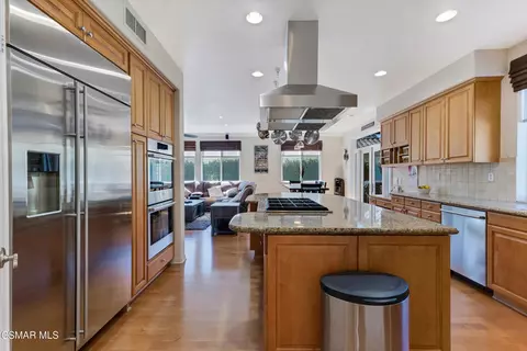 Kitchen - 5917 Evening Sky Dr, Simi Valley, CA 93063 photo 3 of 4