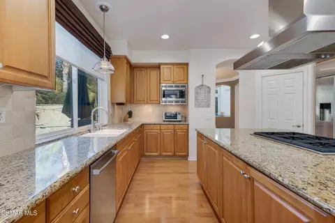 Kitchen - 5917 Evening Sky Dr, Simi Valley, CA 93063 photo 2 of 4