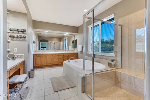 Bath - 5917 Evening Sky Dr, Simi Valley, CA 93063 photo 4 of 6