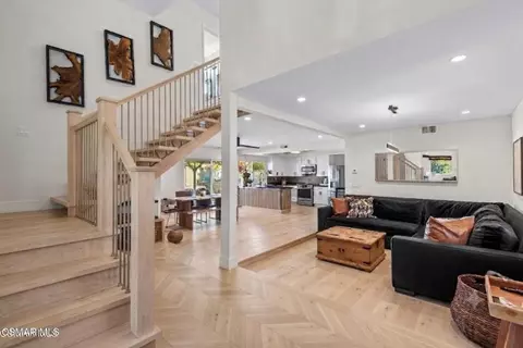 Entry Way - 363 Larcom St, Thousand Oaks, CA 91360 photo 2 of 2