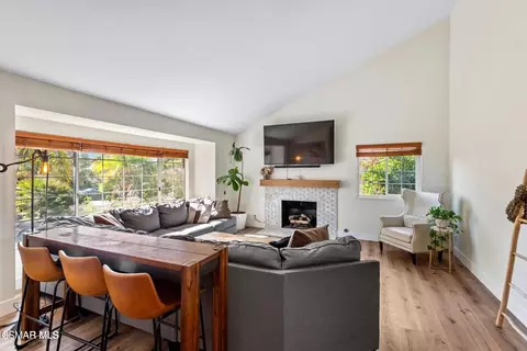 Living - 363 Larcom St, Thousand Oaks, CA 91360 photo 3 of 4