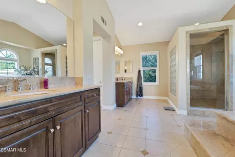Bath - 12478 Nelson Rd, Moorpark, CA 93021 photo 5 of 8