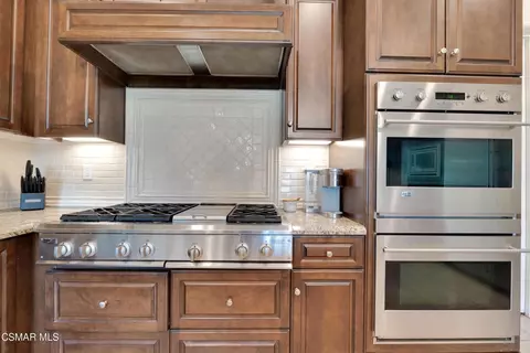 Kitchen - 12478 Nelson Rd, Moorpark, CA 93021 photo 8 of 9