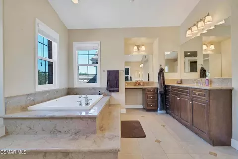 Bath - 12478 Nelson Rd, Moorpark, CA 93021 photo 2 of 8