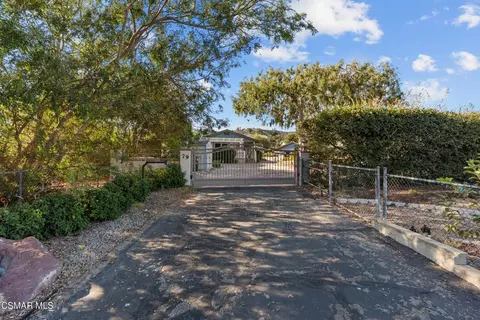 Exterior - 79 Mesa Dr, Camarillo, CA 93010 photo 2 of 29