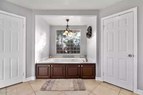 Entry Way - 79 Mesa Dr, Camarillo, CA 93010 photo 4 of 4