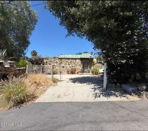 9208 Thompson Ave, Chatsworth, CA 91311