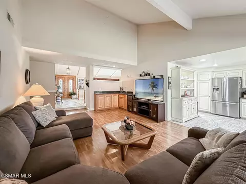 Living - 3243 Emerald Ave, Simi Valley, CA 93063 photo 3 of 3