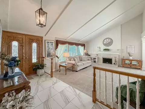 Entry Way - 3243 Emerald Ave, Simi Valley, CA 93063 photo 2 of 4