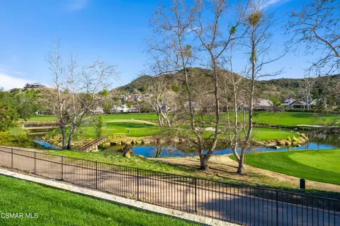 240 W Stafford Rd, Thousand Oaks, CA 91361