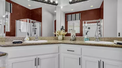 Bath - 49724 Wayne St, Indio, CA 92201 photo 2 of 5