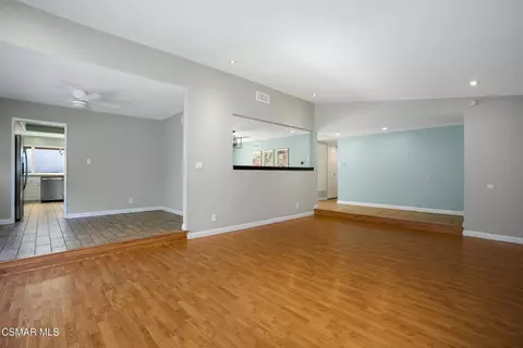 Living - 2482 Gayle Pl, Simi Valley, CA 93065 photo 5 of 9