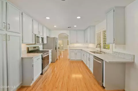 Kitchen - 2040 Freesia Ave, Simi Valley, CA 93063 photo 5 of 5