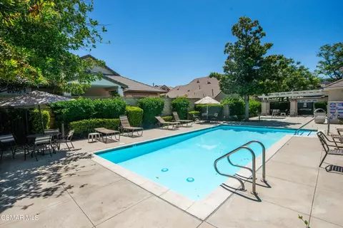 Exterior - 2040 Freesia Ave, Simi Valley, CA 93063 photo 17 of 18