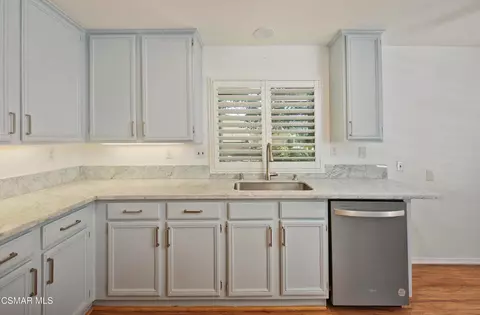Kitchen - 2040 Freesia Ave, Simi Valley, CA 93063 photo 2 of 5