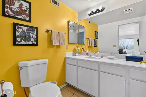 Bath - 1113 Catlin St #B, Simi Valley, CA 93065 photo 2 of 3