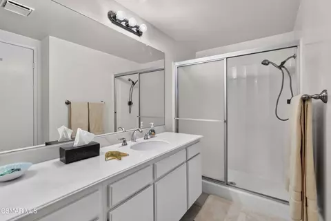 Bath - 1113 Catlin St #B, Simi Valley, CA 93065 photo 3 of 3