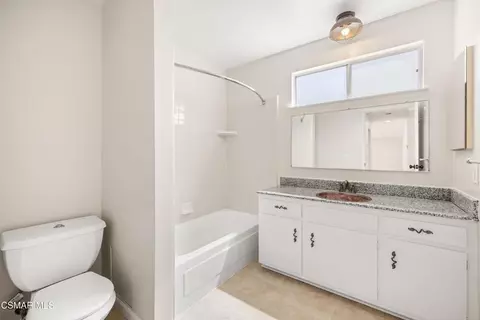 Bath - 11374 Oakcrest Ave, Ojai, CA 93023 photo 2 of 2