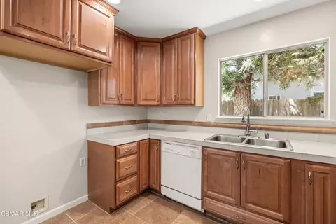 Kitchen - 11374 Oakcrest Ave, Ojai, CA 93023 photo 3 of 3