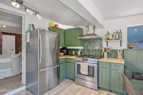 Kitchen - 1268 Black Canyon Rd, Simi Valley, CA 93063 photo 4 of 5