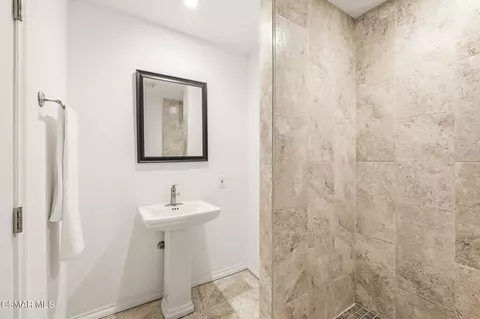 Bath - 6271 Marsha Ave, Simi Valley, CA 93063 photo 2 of 3
