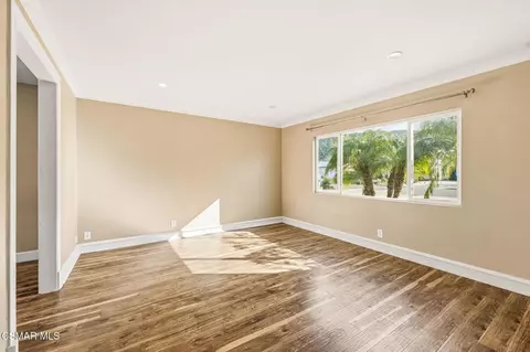 Living - 6271 Marsha Ave, Simi Valley, CA 93063 photo 2 of 9