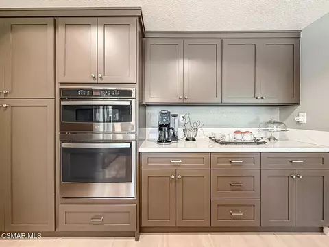 Kitchen - 2990 Klamath Ave, Simi Valley, CA 93063 photo 2 of 5