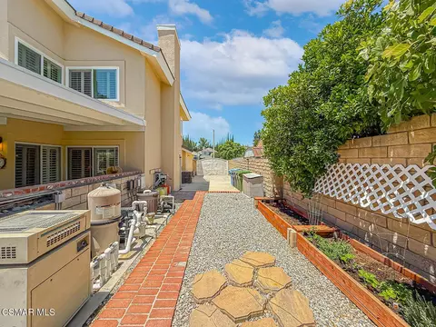 Exterior - 2990 Klamath Ave, Simi Valley, CA 93063 photo 9 of 17