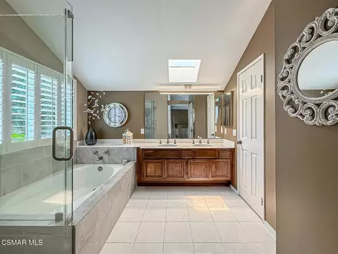 Bath - 2990 Klamath Ave, Simi Valley, CA 93063 photo 5 of 7