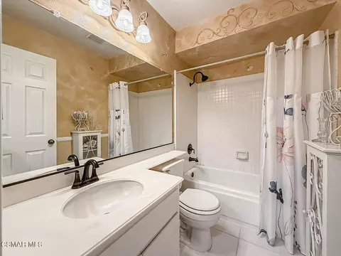 Bath - 2990 Klamath Ave, Simi Valley, CA 93063 photo 1 of 7