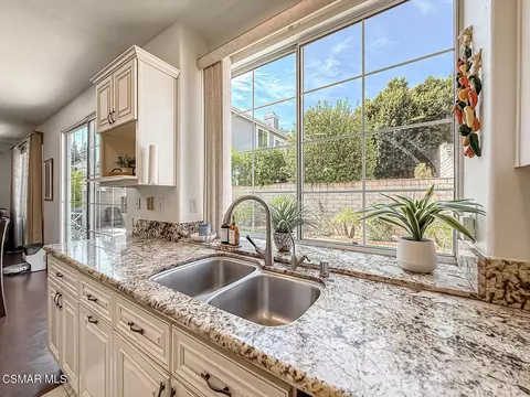 Kitchen - 2710 Titania Pl, Simi Valley, CA 93063 photo 5 of 7