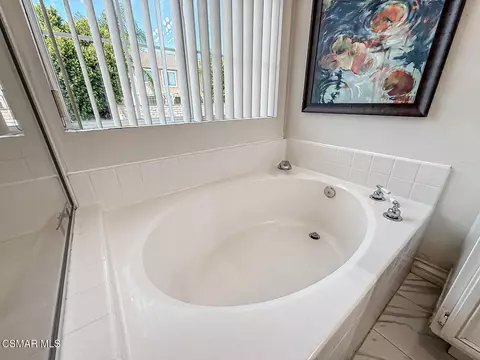 Bath - 2710 Titania Pl, Simi Valley, CA 93063 photo 6 of 10