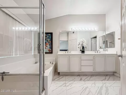 Bath - 2710 Titania Pl, Simi Valley, CA 93063 photo 4 of 10