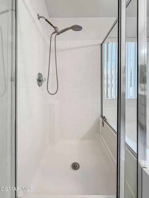 Bath - 2710 Titania Pl, Simi Valley, CA 93063 photo 7 of 10