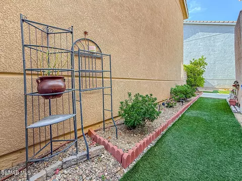 Exterior - 2710 Titania Pl, Simi Valley, CA 93063 photo 8 of 9