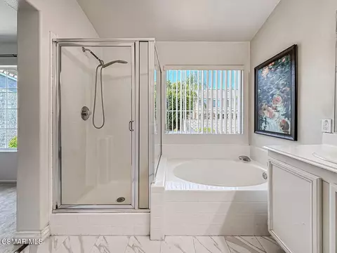 Bath - 2710 Titania Pl, Simi Valley, CA 93063 photo 5 of 10