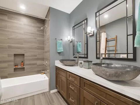 Bath - 11823 Maple Crest St, Moorpark, CA 93021 photo 6 of 6