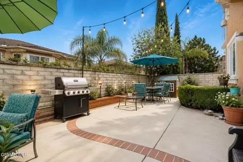 Exterior - 237 Galway Ln, Simi Valley, CA 93065 photo 6 of 7